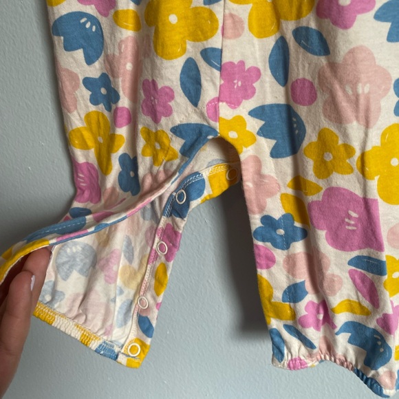 Joe Fresh baby girl romper - Picture 6 of 7